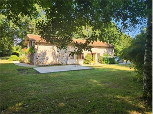 propriete à la vente -   16420  SAULGOND, surface 174 m2 vente propriete - UBI483277400